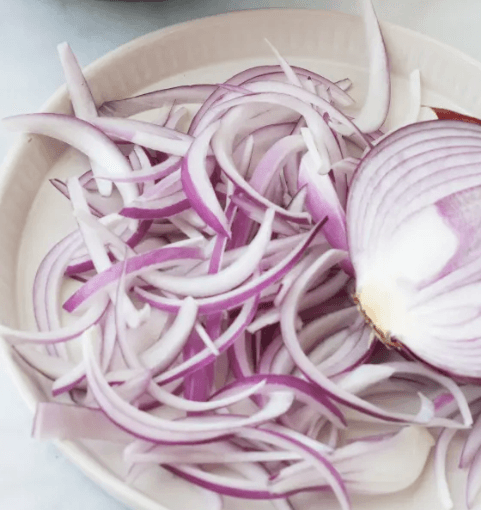 How to prep onions for salad