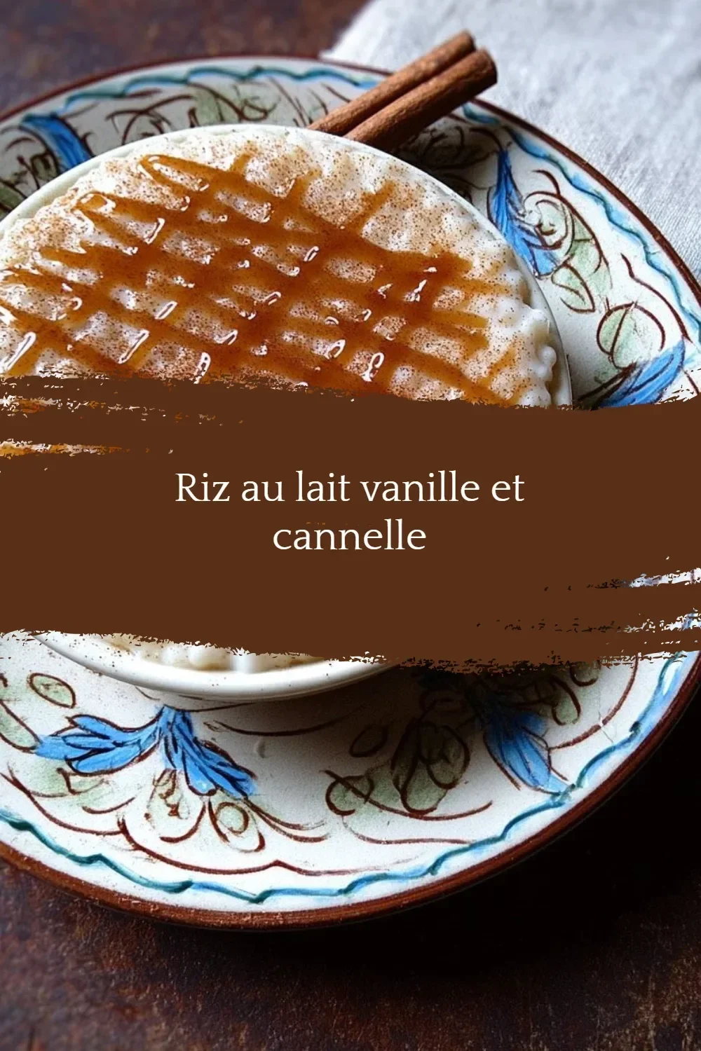 Riz au lait vanille et cannelle savoureux et crémeux dans un bol