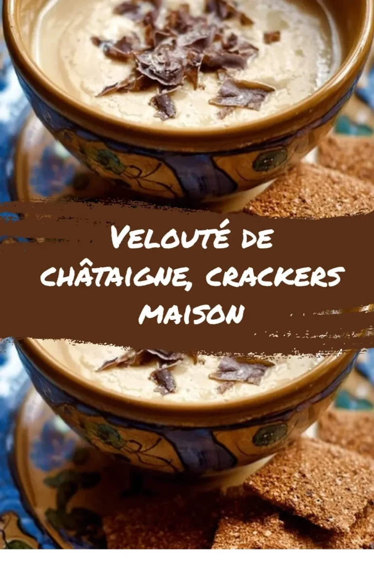 Velouté de châtaigne servi avec des crackers maison