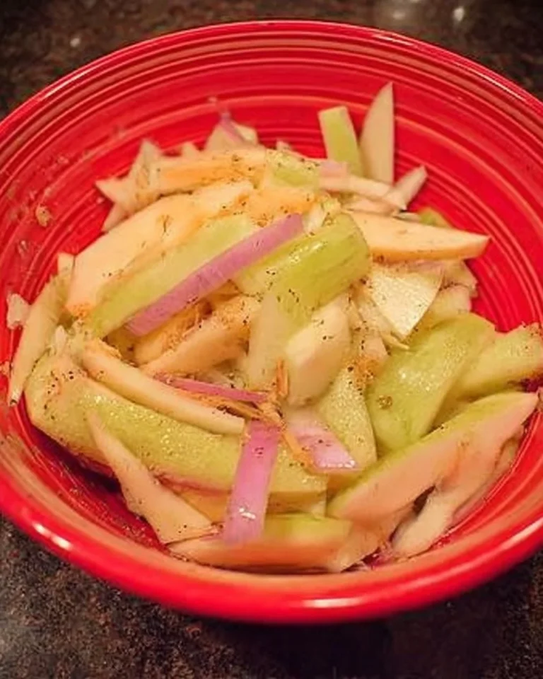 Salade de chayotte fraîche avec gingembre