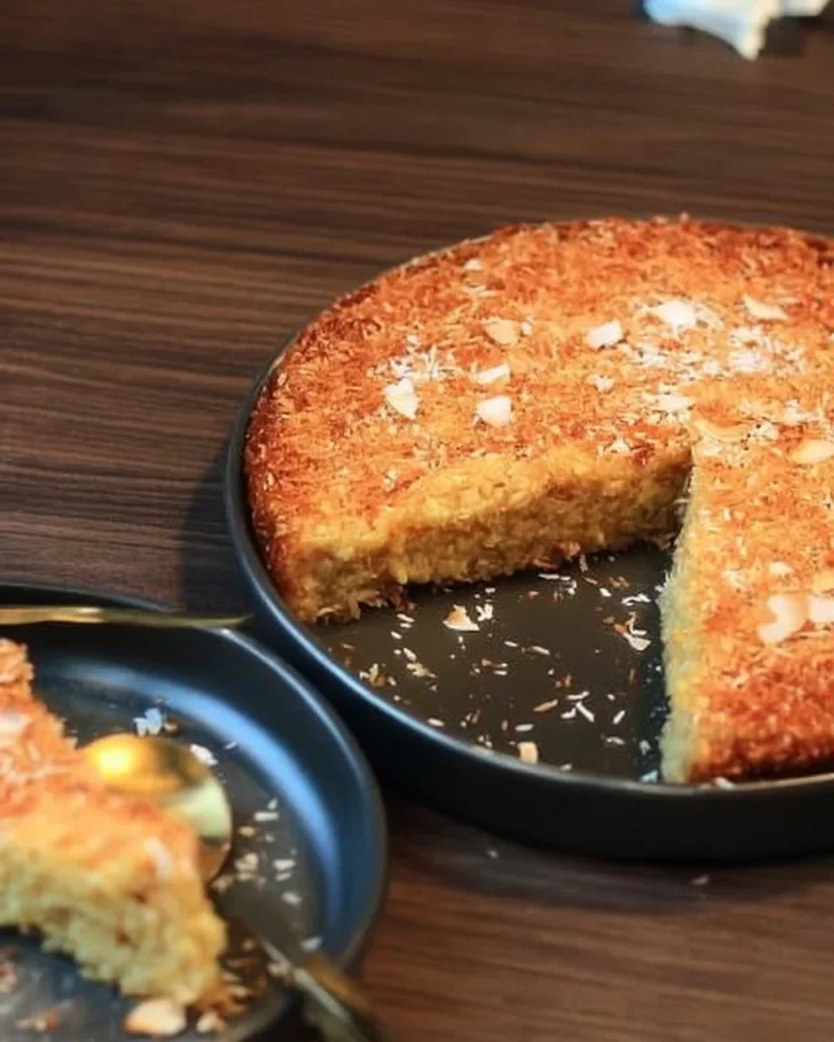 Tarte à la noix de coco moelleux, un délicieux dessert sucré.