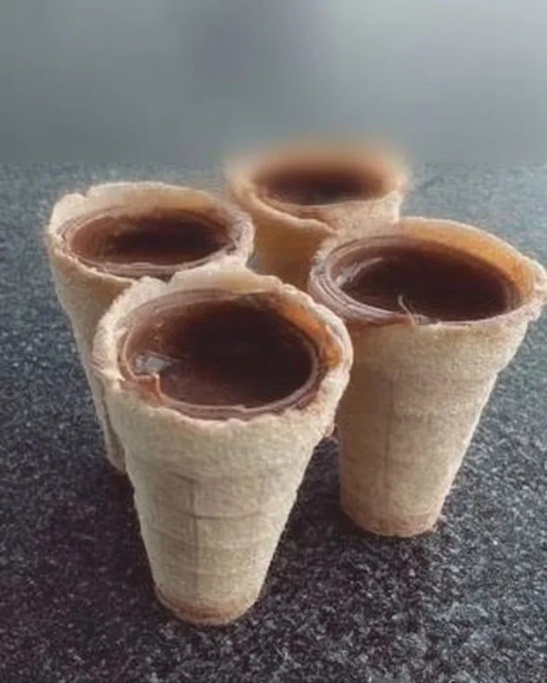 Petits Cornets au Chocolat garnis de chocolat fondant