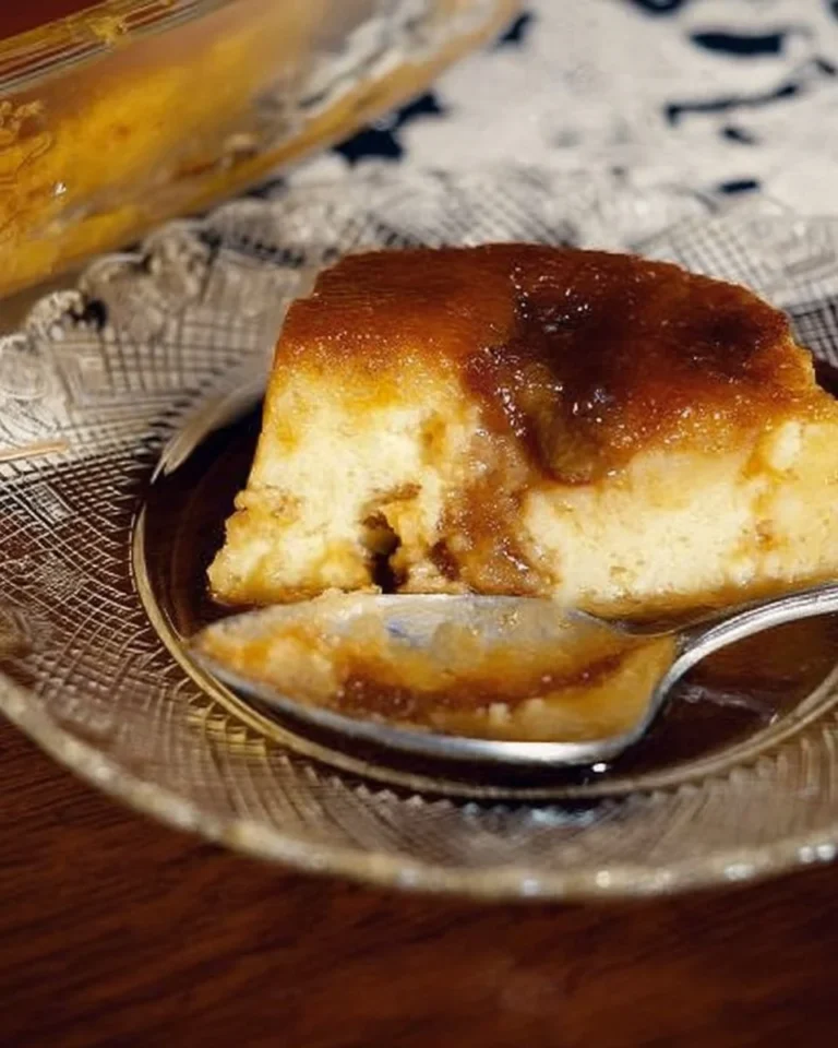 Pouding chômeur de Mamie Madelaine, un dessert classique et réconfortant.