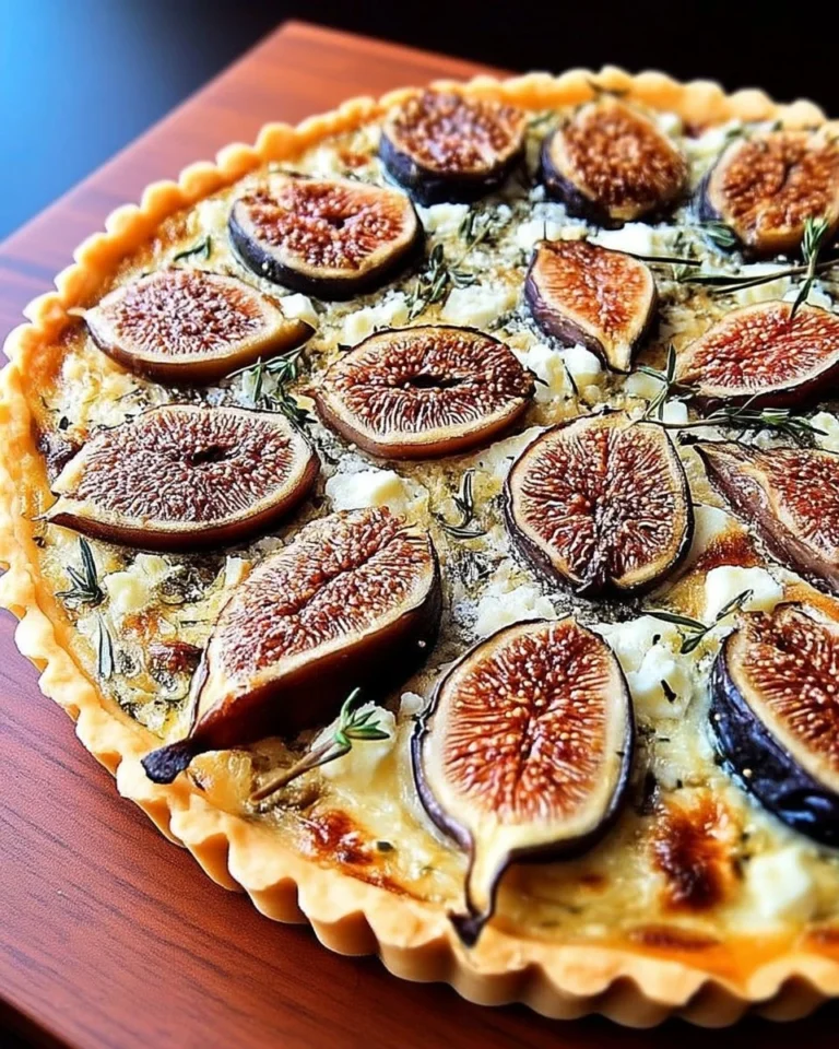 Tarte aux Figues et Fromage Affiné, dessert succulent aux figues fraîches.