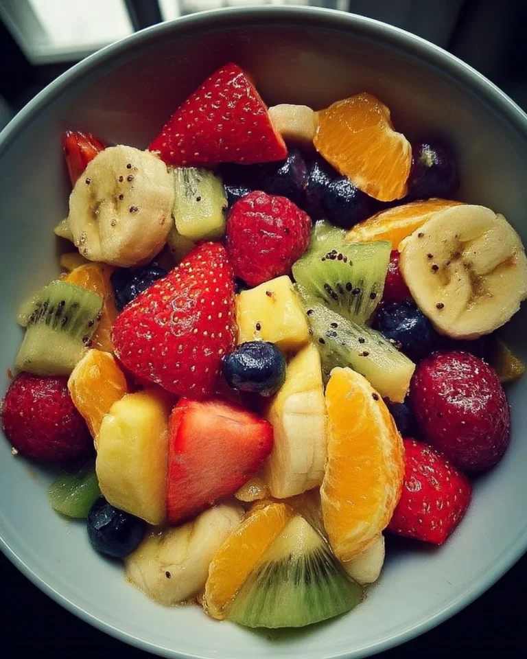 Recette de salade de fruits frais maison avec des fruits colorés et savoureux.
