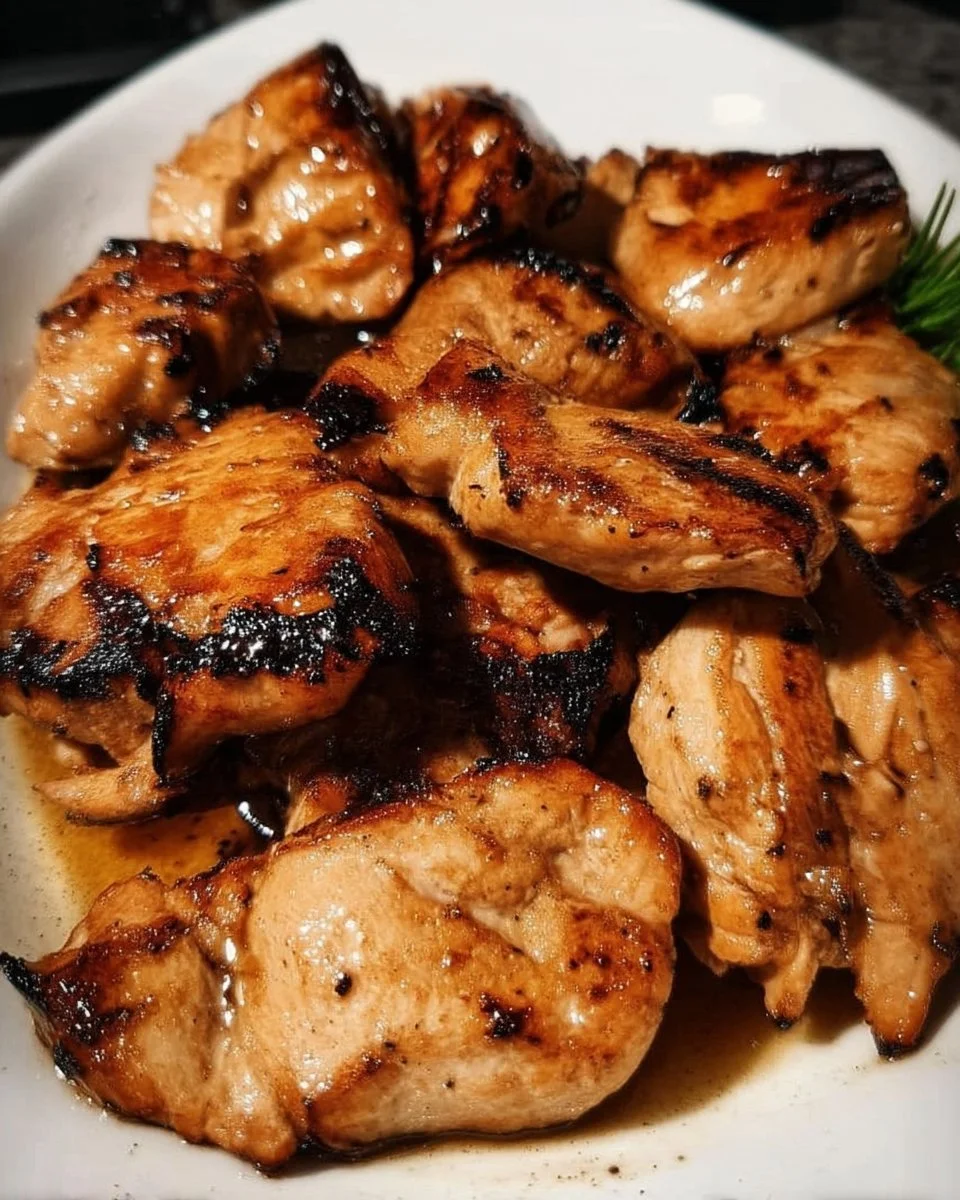 Hauts de cuisse de poulet à l'érable, un plat délicieux et réconfortant.