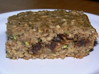 Barres de courgettes et de dattes, collation saine et énergétique.