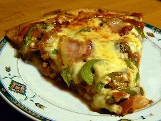 Pâte à pizza faite avec une machine à pain pour une texture parfaite