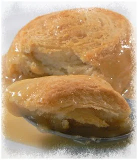 Rosettes au sucre à la crème garnie de crème douce et sucrée